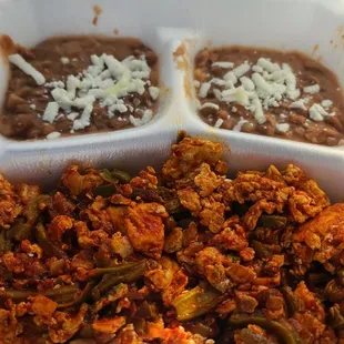 Chicken and cactus with beans