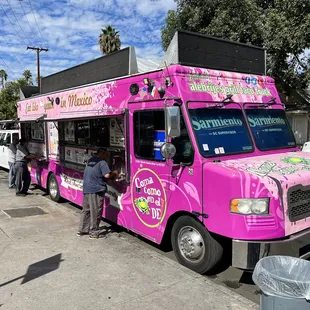 a pink food truck