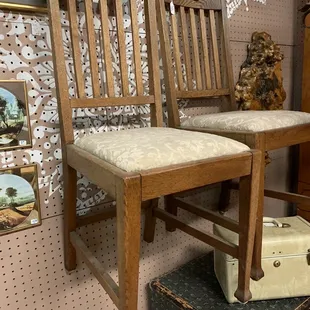 Alecia's Furniture Refinishing