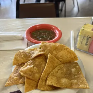 Salsa and chips