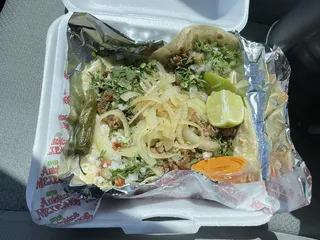 100% Antojitos Mexicanos