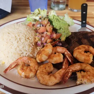 Mar y Tierra plates was delicious super fast in price was the best .....