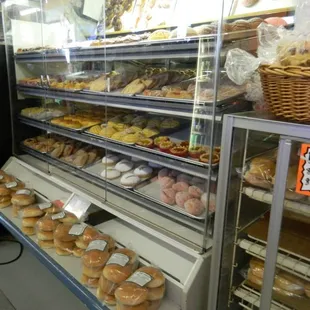 So many choices of pan dulce