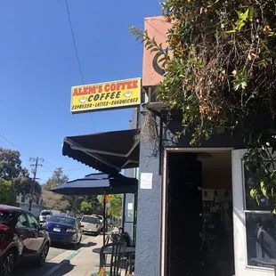 hole in the wall cafe, a true gem