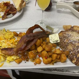 The food was excellent. Allie served my family well. I would give it a 5 star. Try it