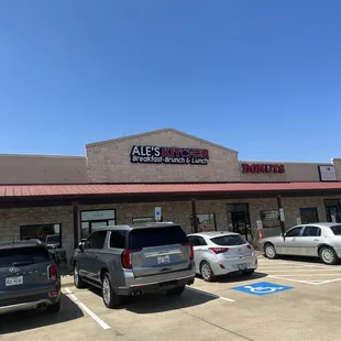 the outside of the restaurant