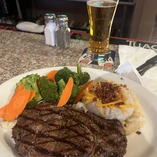 Rare Ribeye, Steam Hand-Cut Vegetables, red Red-Skin Mashed Potatoes