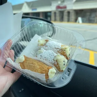 Cannolis