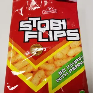 I know it says stobi flips but it should say Cheetos that taste like peanuts