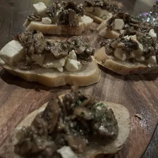 Crostini al Porcini