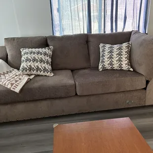 10/11/24 This one with legs ... it looks pretty tall!!