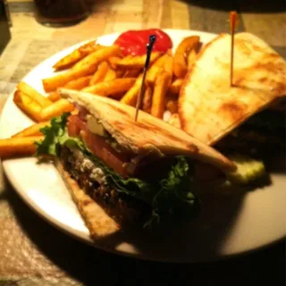 Fresh Quinoa Black Bean Vegetable Burger