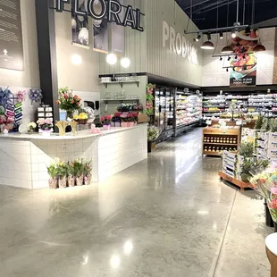 Indoor counter for custom flowers