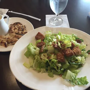 Caesar Salad with Grilled Chicken and Dressing on the side .... Nice and Fresh!