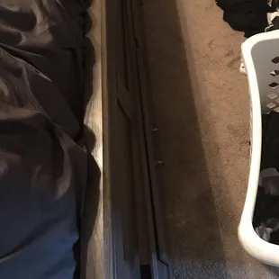 Storage unit to under bed separated from bed itself.