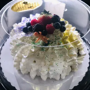 Berry Chantilly cake ring!