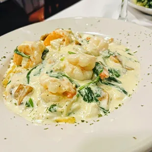 Dinner Shrimp and Lump Crab Alfredo