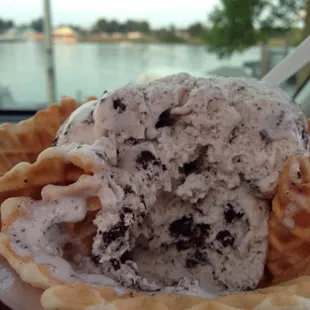 Double scoop of cookies and cream