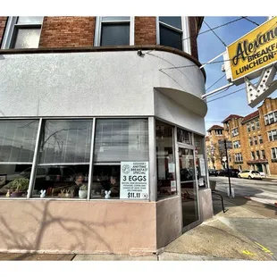 Outside  Alexander&apos;s Restaurant.(NClark/WPeterson Area)Edgewater. Nice Small Breakfast/Lunch Place. Very Nice Service &amp; Good Food. Cool!