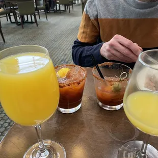 Mimosas and Bloody Mary&apos;s