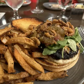 Signature Angus Burger*