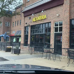 the outside of the restaurant