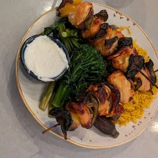 Alexs Market & Grill
