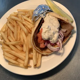 Gyro Pita W/Fries