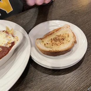 The little piece of garlic bread was just kind of sad... good pasta deserved a better piece of bread