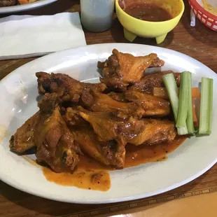 Medium wings