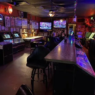 Alex's Tavern
