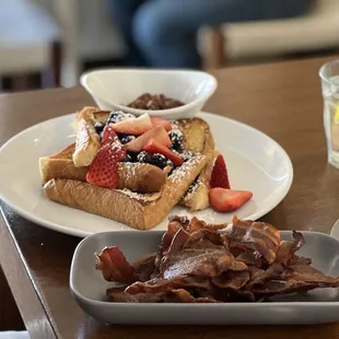 03.01.23 French toast brioche with a side of crispy bacon