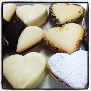 Get some at alfajoresnarciso@gmail.com