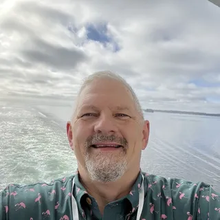 R M.