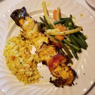 2019-11-25. Alfoccono's. Auburn Hills, MI. Roman Chicken Skewer. Lunch portion ($12,50). Beans not overcooked. 3 stars.