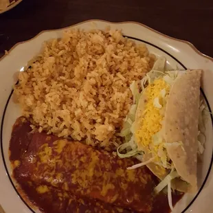 Cheese enchilada and shredded beef taco....my fave!