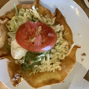 Taco salad with beef