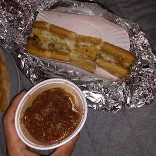 Meatballs, garlic bread