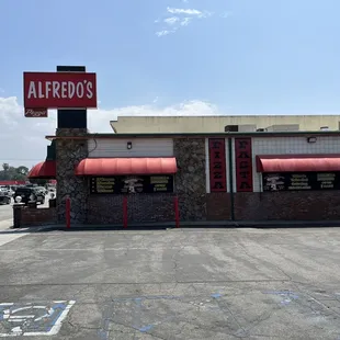 the outside of the restaurant