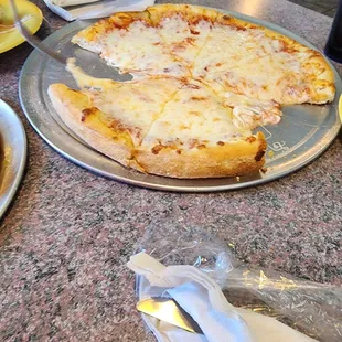 Cheese pizza