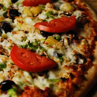 a close up of a pizza