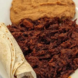 Frijoles Puercos, Chilorio y Tortillas de Arina