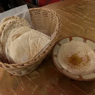 Naan and hummus