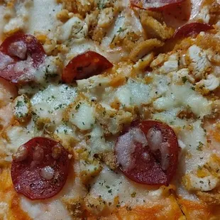 Pizza made with Masala sauce and topped with Chicken and beef pepperoni!!!