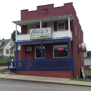 Alices is a great place to dine!