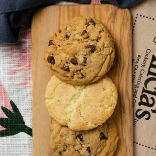 Got a craving for something sweet?  We always have fresh baked cookies available to-go to satisfy your cravings.