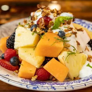 Fruit salad with yogurt