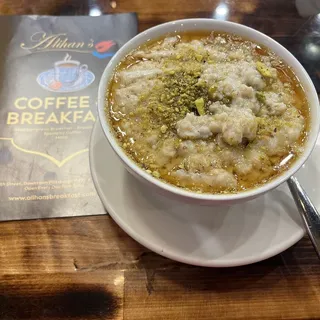 Pistachios Sprinkled Honey Oatmeal