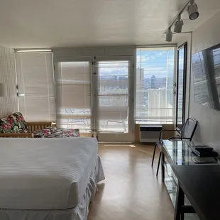 Blinds a little crazy, but didn't bother us. Good size tv.