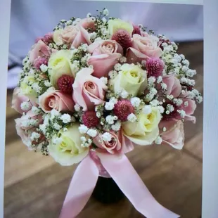 Quinceañera tide bouquet